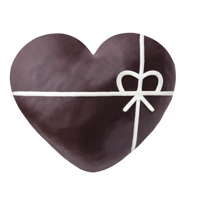 Mister Donut情人节限定的爱心甜甜圈「热恋情人」，55元。（Mister Donut提供）