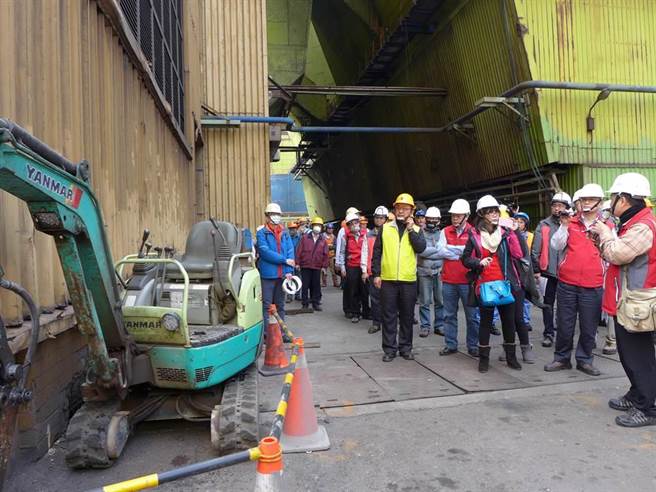 中火电厂二期煤仓工程爆发浮报水泥数量弊案，台电委托第三单位台湾营建研究院调查，结果出炉工程安全无虞。但是对承包商固定液图说未达品质标准，仍将求偿4700万元。(资料照)