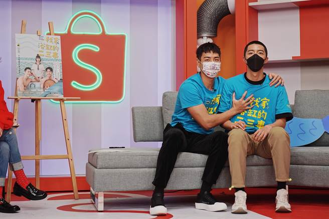 禾浩辰、蔡凡熙聊《我家浴缸的二三事》拍攝趣事。（蝦皮直播提供）