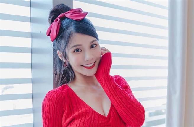 琳妲拥有精致脸蛋和姣好身材。(图／取自琳妲IG)
