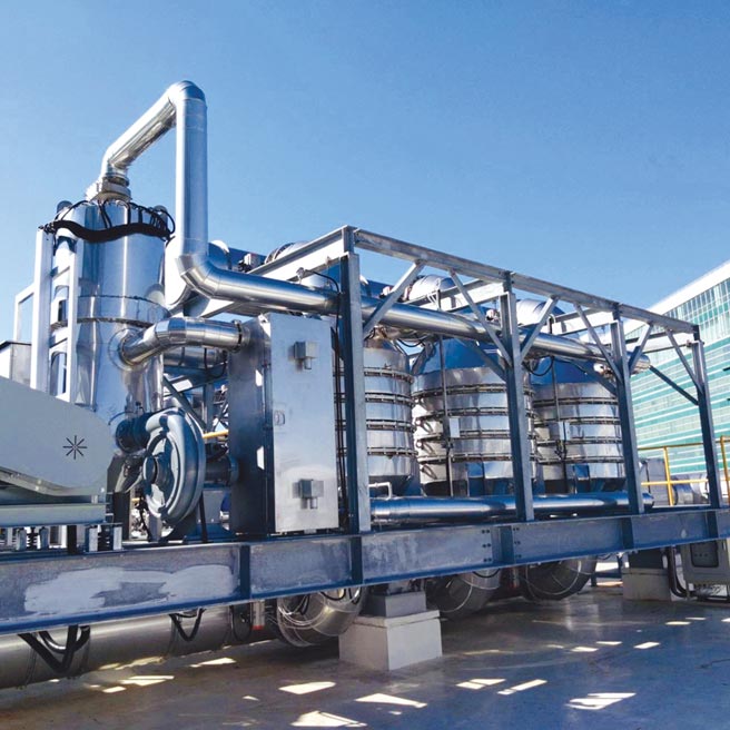 鼎堅綠能科技針對VOCs（揮發性有機氣體）不同濃度及排量，提供符合各產業公司需求的解決方案，為明（2023）年嚴格的環保新規上路做好準備。圖／鼎堅綠能提供