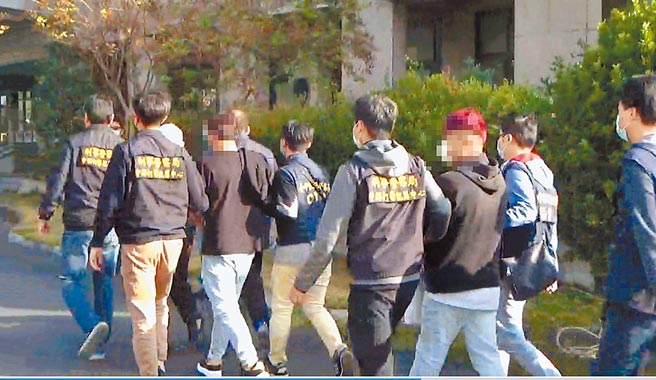 检警联手破获不法集团远赴阿尔巴尼亚设机房诈骗，拘提以运姓男子为首的诈欺犯罪组织。（民眾提供／卢金足台中传真）