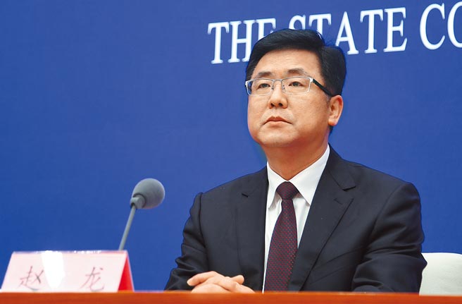 大陆新上任10名省级政府「一把手」中，最年轻的是54岁的福建省省长赵龙。（中新社）