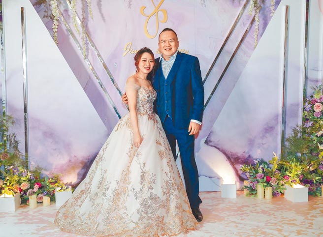 导演明金成（右）3年前才与爱妻Patty补办婚礼，前晚却在人生最幸福时刻撒手人寰，令人不胜唏嘘。（资料照片）