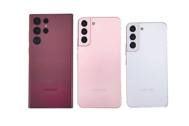 三星在Galaxy UNPACKED 2022推出全新Galaxy S22系列，此为Galaxy S22 Ultra。（石智中摄）