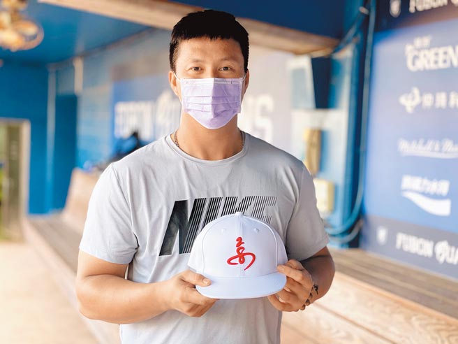 富邦悍将「棒球情人」高国辉今年也推出个人专属LOGO。（毛琬婷摄）