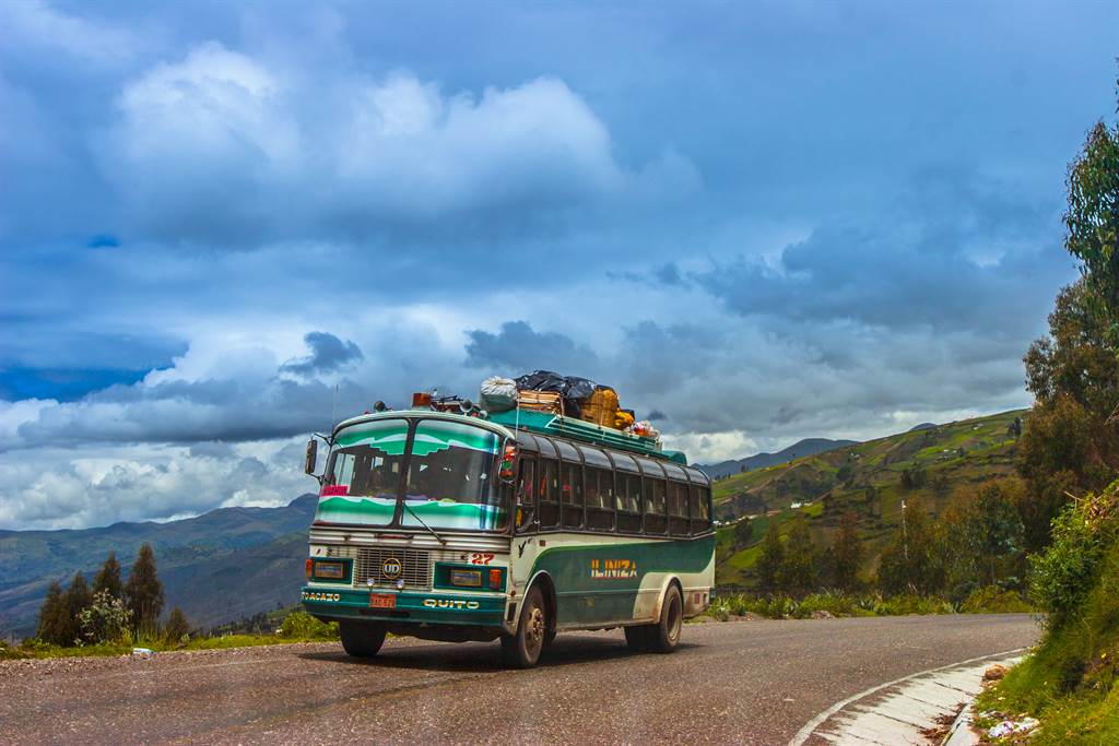 案發當時，這輛巴士正要從塔亞班巴（Tayabamba）駛往特魯希略（Trujillo），由於路況不佳，這段340公里的路程得開14小時。(示意圖／shutterstock)