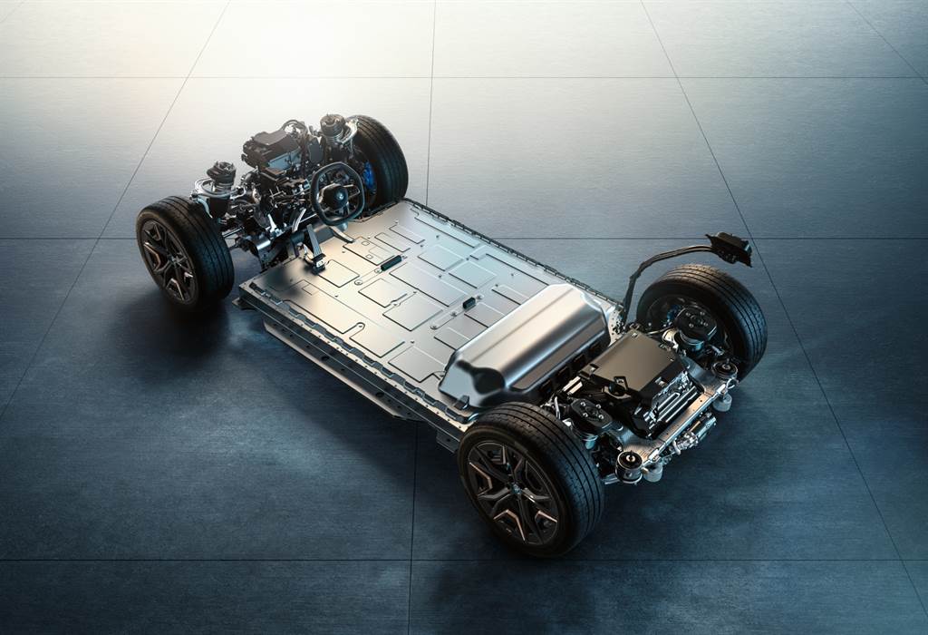 全新BMW iX M60於前軸與後軸分別配置一具電動馬達，創造出高達619匹、1,100牛頓米的最大綜效動力輸出，結合專屬Launch Control 彈射起步功能，0到100km/h加速更僅需3.8秒就能完成(圖/BMW提供)