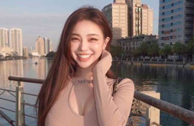 网红黄琳有「台版Angelababy」之封号。(lovelynnboo IG)