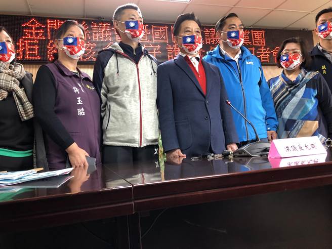 金门县议会暨国民党议会党团一致强调，「捍卫国人的食安，保障我们下一代的健康，这是没有任何妥协的空间，也没有任何可以交换的条件。」（李金生摄）