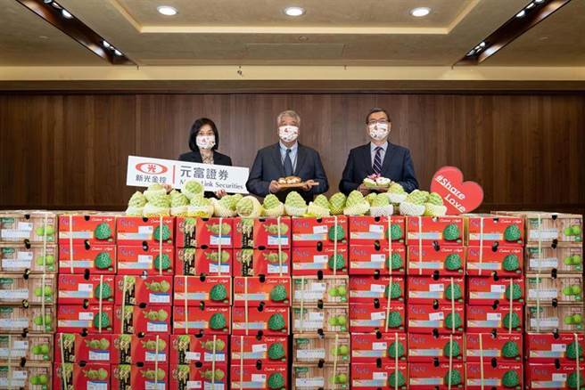 （元富证券董事长陈俊宏（中）、元富证券总经理张清发（右）。图／元富证券提供）
