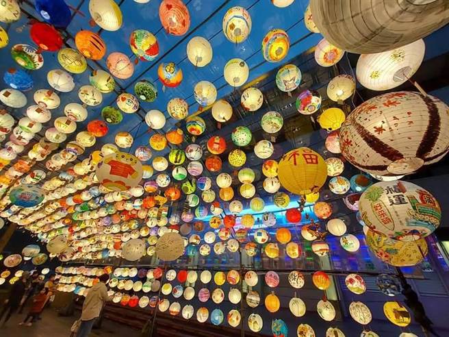 新北市永和灯会即日起起至2月28日在新北市永和区公所所前广场盛大登场。（永和区公所提供）