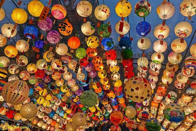 新北市永和灯会即日起起至2月28日在新北市永和区公所所前广场盛大登场。（永和区公所提供）