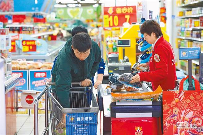 消费对经济增长的贡献达到65.4％，再次成为中国经济增长的第一拉动力。（中新社图）