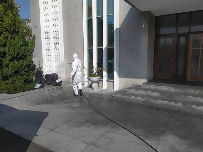 台南市政府完成確診者涉足場域清消。(台南市政府提供／曹婷婷台南傳真)
