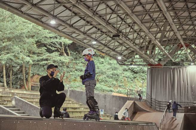 台北市極限運動訓練中心有駐場教練免費提供指導。（攝影／黃政達）