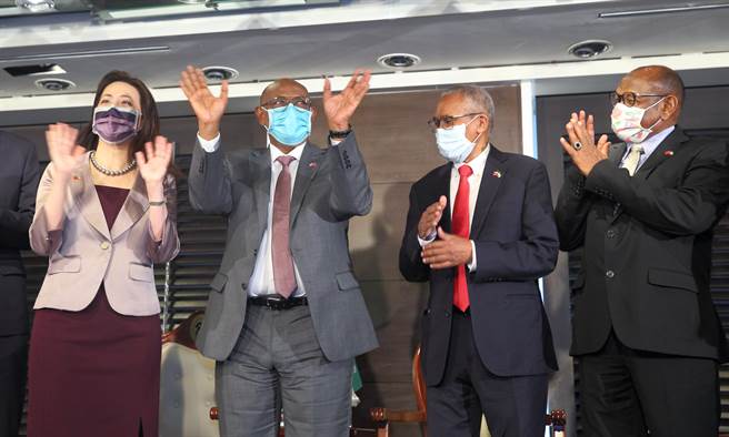 索马利兰部长级访问团今天举行媒体见面会。（张铠乙摄）