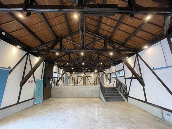 彰化市公所在扇形车库后方荒废地，打造户羽机关园区委外经营，11日正式签约，提供餐饮、文创商品等。（吴敏菁摄）