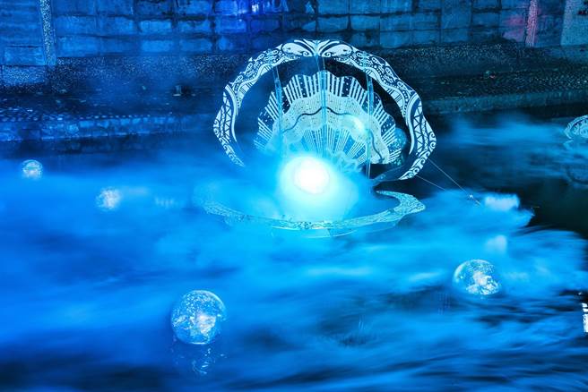 新北市新庄区「鲸彩中港光雕秀」区分为12个展区，将展至3月18日，欢迎民眾一起来感受海底世界的奇幻奥秘。（新北市水利局提供／叶书宏新北传真）