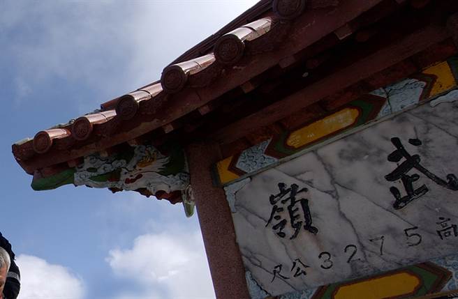 一对母女机车双载上武岭，欢乐过程逗乐网友。（中时资料照）