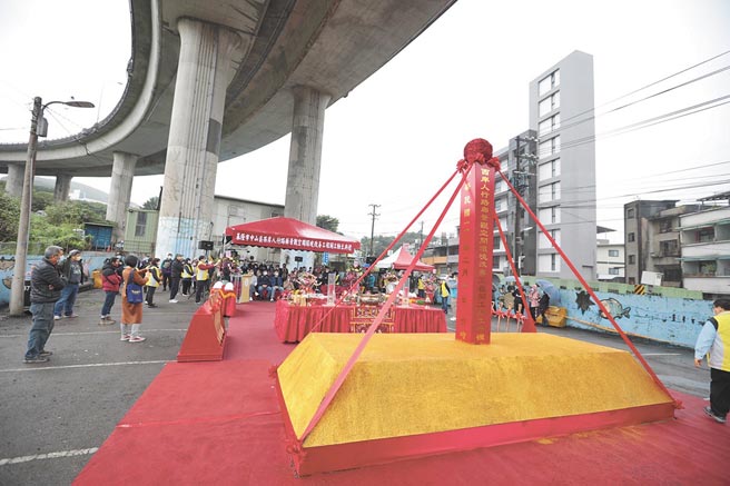 基隆市中山區西岸聯外高架橋下將展開環境改善工程，提供居民良好休閒空間。（基隆市政府提供／陳彩玲基隆傳真）