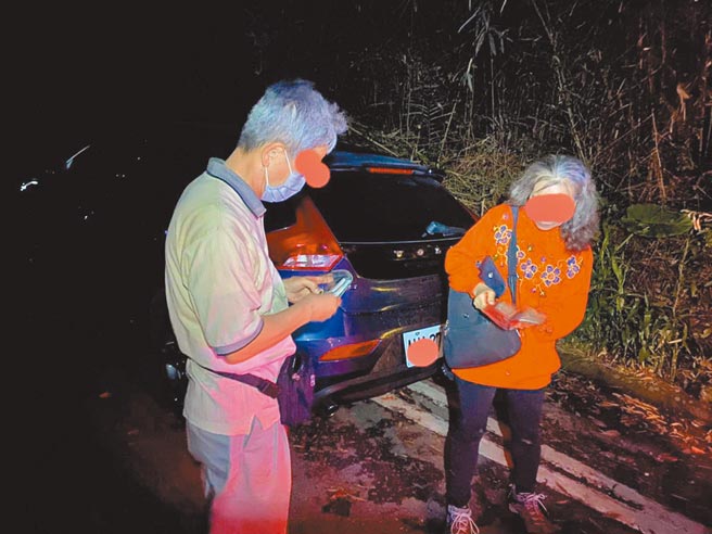 台南第一高峰大凍山登山事故頻傳，近日發生一對來自高雄的夫婦，太晚出發攻頂，到達山頂時天色已昏暗，又不熟路況迷途，打119求救。（讀者提供／張毓翎台南傳真）