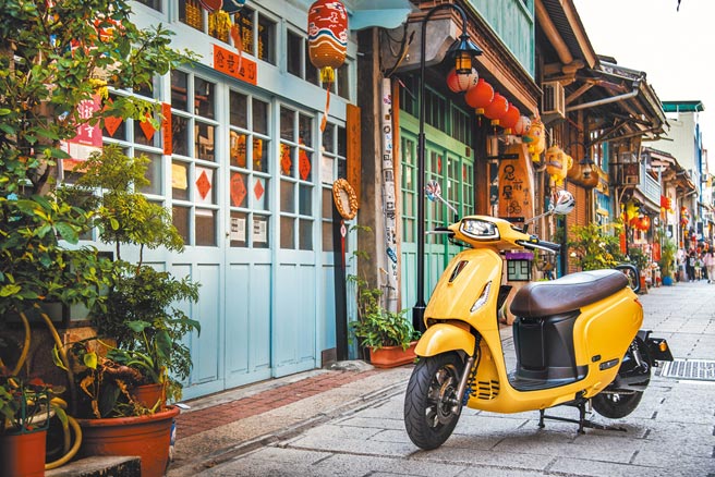 PGO Ur1拥有暖藤黄（见图）、罌栗蓝、缨络粉、墨檀黑、量子银及羊绒白等车色选择。（PGO提供）