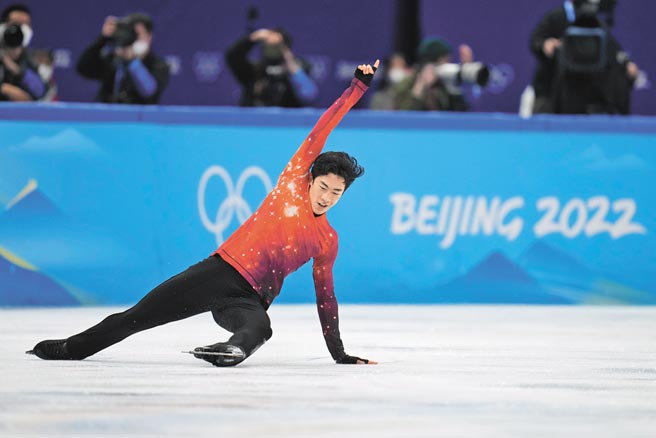 华裔美籍选手陈巍昨天拿下花式滑冰男单金牌。（美联社）