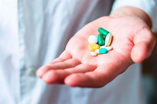 大陆国家医保局：六批药品集採累计省下逾2600亿元人民币。（示意图：Shutterstock）