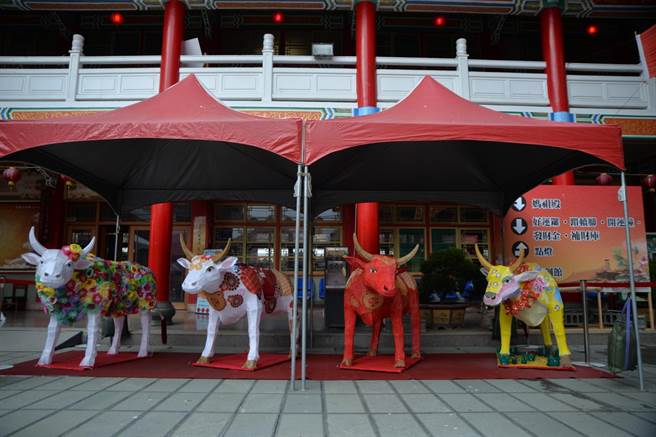 迎春礼虽停办，文化局仍与正统鹿耳门圣母庙合办纸春牛选美徵选。（正统鹿耳门圣母庙提供／程炳璋台南传真）