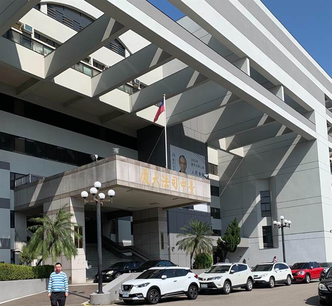 曾擔任教師的湯姓男子去年出獄後，因求職碰壁，竟持美工刀搶銀行，還辯稱是想吃牢飯，遭判刑3年7月。（林欣儀攝）