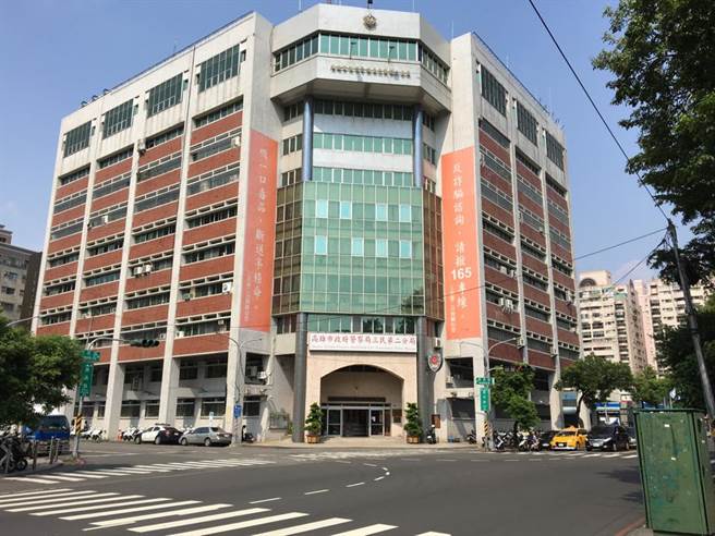 驚悚！高雄保安宮後山驚現男性白骨遺骸，民眾嚇壞報警。(翻攝自三民二分局臉書粉絲團)