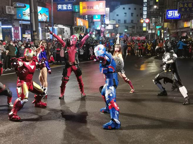 玛期克表演艺术团演出英雄联盟。（谢明俊摄）