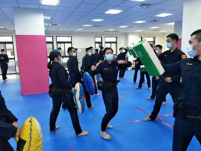 芦洲警分局于11日在芦洲派出所5楼体技馆，办理「成功讲堂新进人员职能讲习」。（芦洲警分局提供）