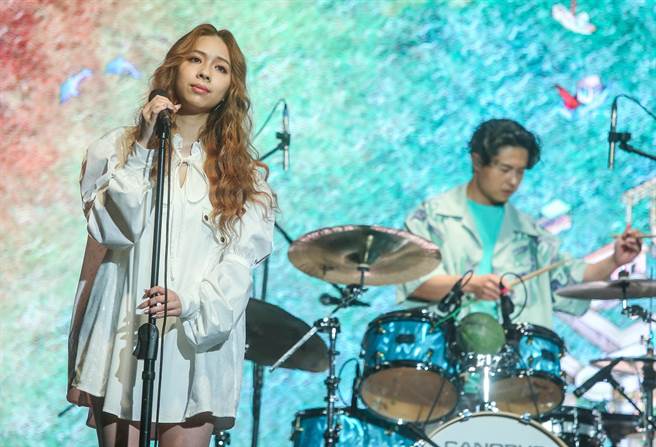 告五人今晚在台北Legacy開唱。（粘耿豪攝）