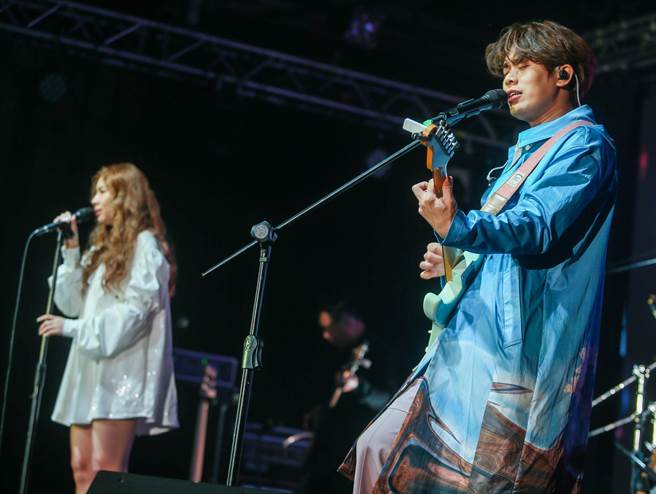 告五人今晚在台北Legacy開唱。（粘耿豪攝）