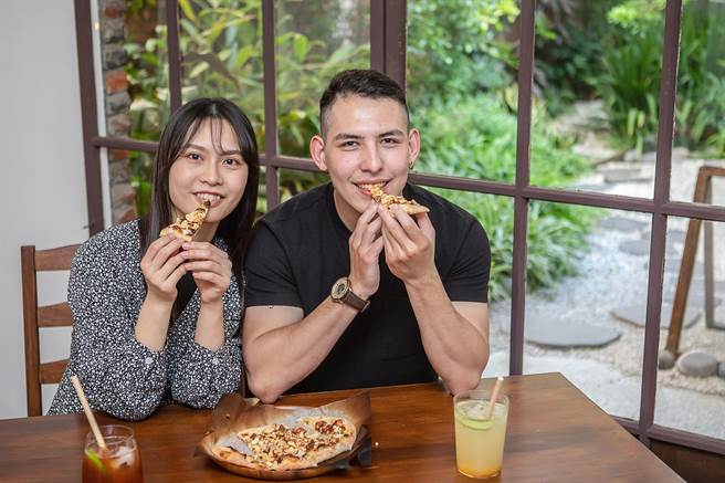 嘉義市甜點咖啡店多，適合情人節來趟甜蜜旅遊放閃。（廖素慧攝）