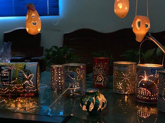 台中市環保局大安區清潔隊以鐵罐製作成鯨魚懷舊提燈，別有特色。(環保局提供／林欣儀台中傳真)