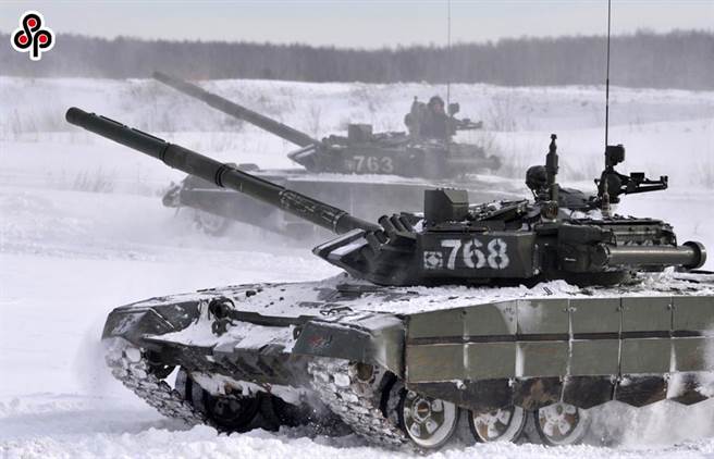 俄羅斯坦克部隊在莫斯科地區進行反戰和攻擊演習。（摘自俄羅斯國防部網站）