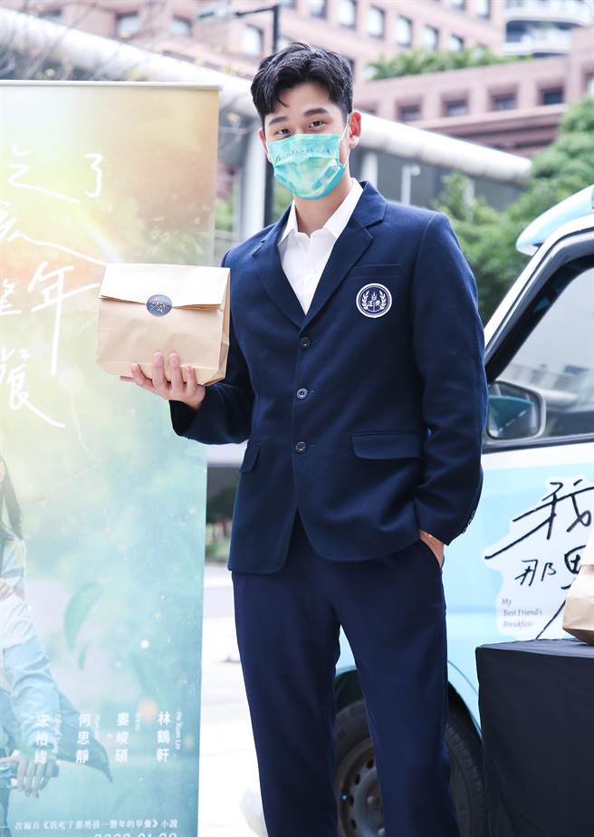 周興哲首次拍電影就有好成績，成功達成演歌雙棲。（陳俊吉攝）