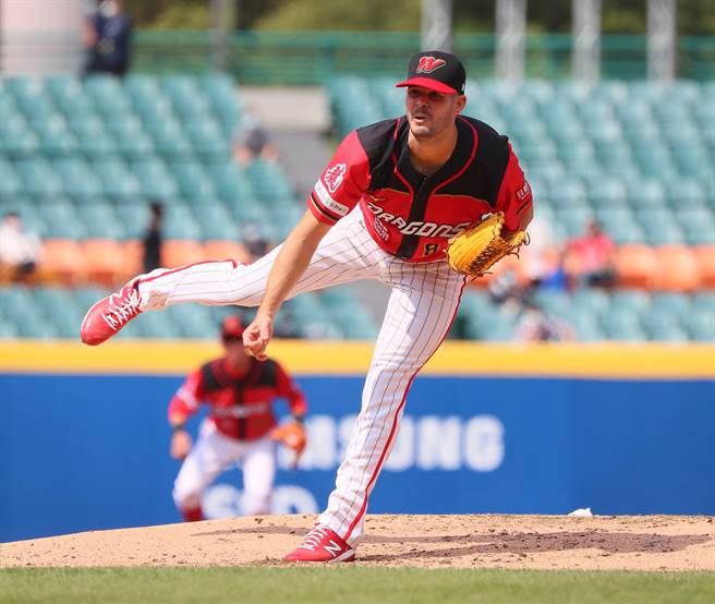 味全龍隊洋投布里悍。（資料照，陳怡誠攝）