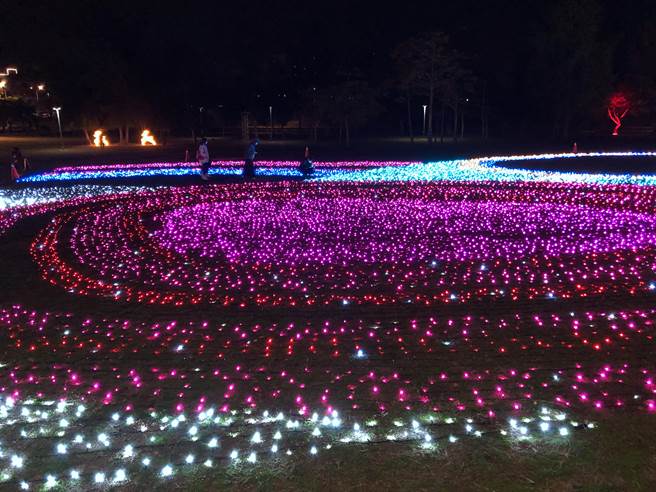 金门元宵灯节15日晚间18时30分在金城镇莒光公园华丽登场。（李金生摄）