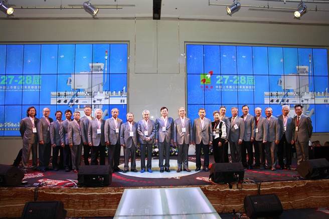 中菁会新任会长皇将科技董事长顏德新强调，将加强平台交流，积极挑战后疫情时代产业变革。（中菁会提供／卢金足台中传真）