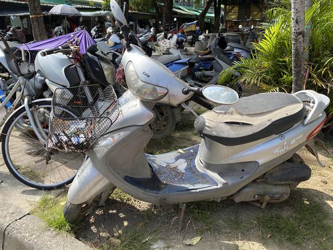 嘉义市鼓励汰换老旧机车为电动机车，最多补助1.6万元。（廖素慧摄）