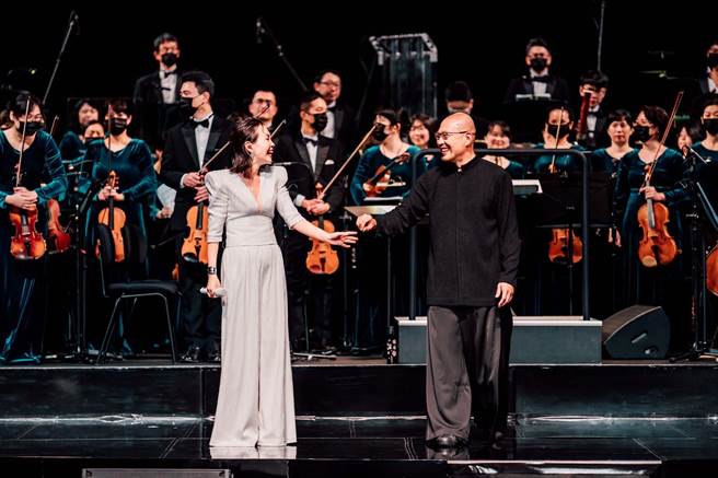 彭佳慧在高雄衛武營歌劇院開唱，與簡文彬合作，獲得好評。（衛武營國家藝術文化中心提供）