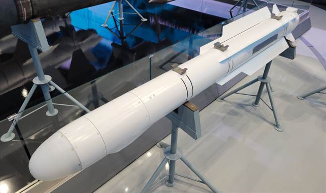 研發中的Kh-MD-E 多功能陸攻飛彈。(圖/Michael Jerdev twitter)