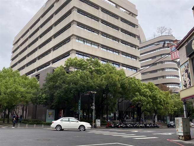 蕭男到院的昏迷指數3，目前在中國附醫急救仍與死神拔河。（張妍溱攝）