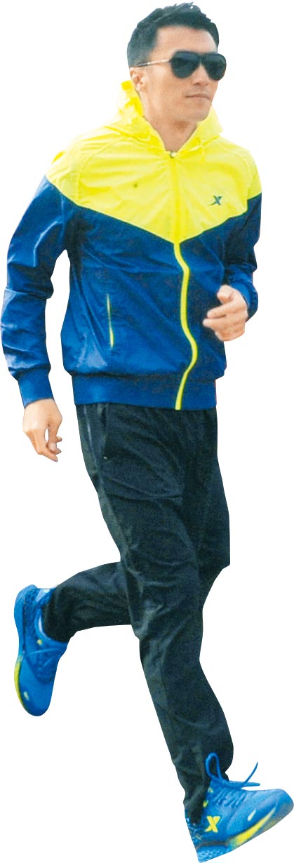 港星谢霆锋代言特步多年，更是品牌铁粉，甚至砸重金入股。图／新华社