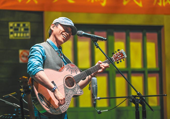 陈建年昨晚首度举办大型演唱会。（Live Nation Taiwan提供）