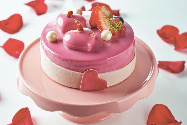 「粉喜欢你」情人节蛋糕。（台北福华提供）
